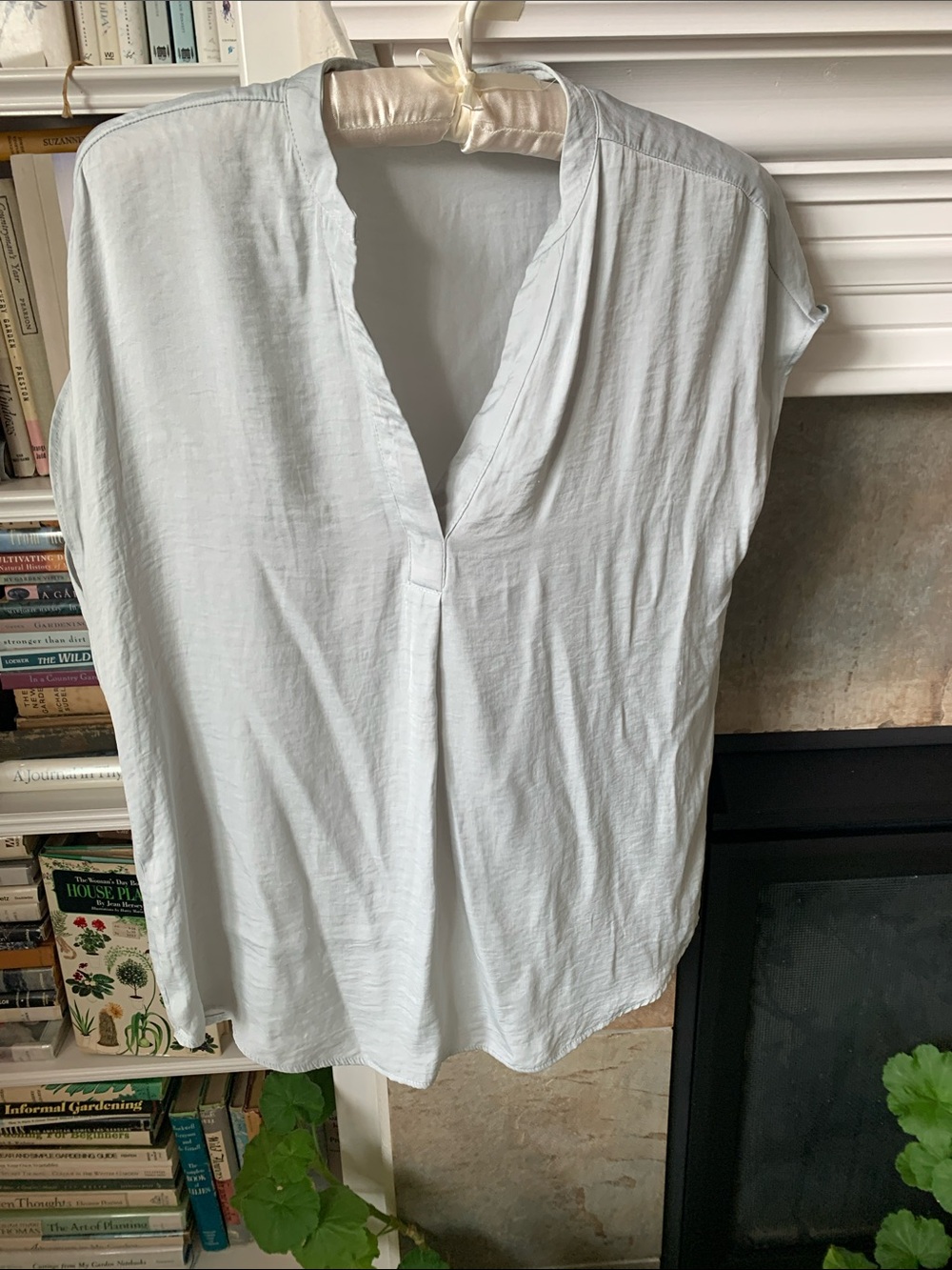 Maison d’Amelie Classic Light V-Neck Cap-Sleeve Blouse